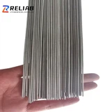 ¿Cuál es el efecto del tratamiento de templado en la barra redonda de titanio...