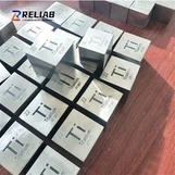 Cubo de elemento de titanio de varios tamaños